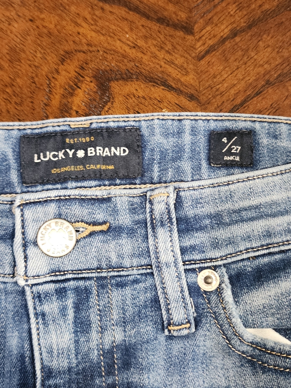 Lucky Brand Women's Ankle Jeans in Light Blue Wash